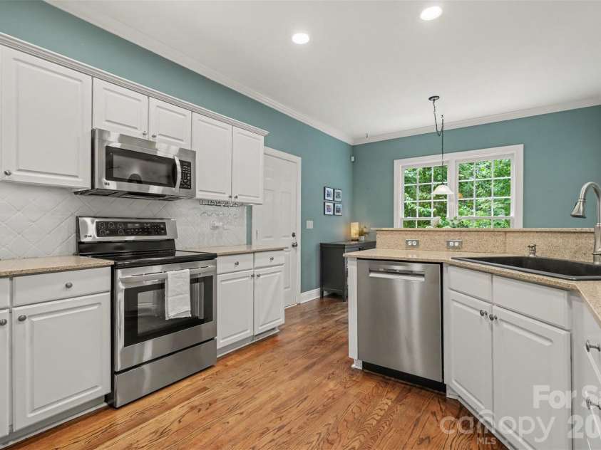 7814 Hollow Oaks Lane, Waxhaw, NC 28173.  MLS# CAR4406553, YatesRealty ID 41693. 