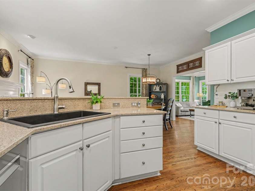 7814 Hollow Oaks Lane, Waxhaw, NC 28173.  MLS# CAR4406553, YatesRealty ID 41693. 