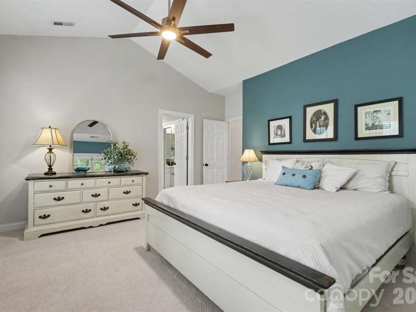 7814 Hollow Oaks Lane, Waxhaw, NC 28173.  MLS# CAR4406553, YatesRealty ID 41693. 