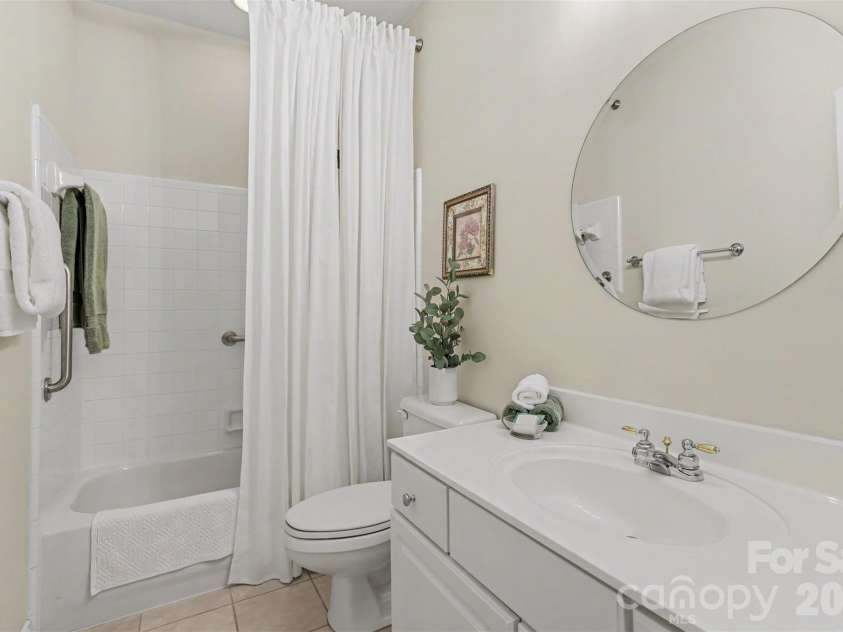 7814 Hollow Oaks Lane, Waxhaw, NC 28173.  MLS# CAR4406553, YatesRealty ID 41693. 
