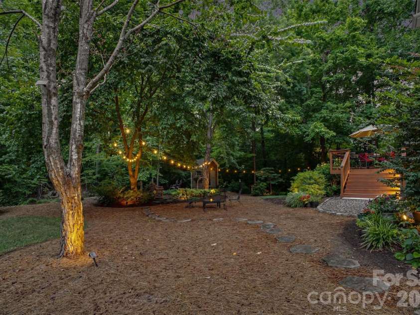 7814 Hollow Oaks Lane, Waxhaw, NC 28173.  MLS# CAR4406553, YatesRealty ID 41693. 