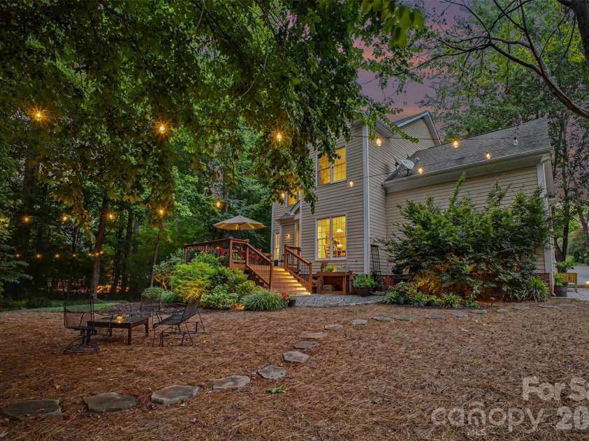7814 Hollow Oaks Lane, Waxhaw, NC 28173.  MLS# CAR4406553, YatesRealty ID 41693. 