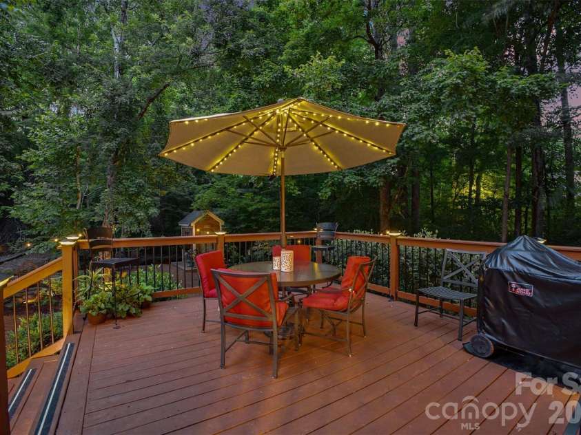 7814 Hollow Oaks Lane, Waxhaw, NC 28173.  MLS# CAR4406553, YatesRealty ID 41693. 