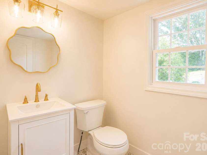 811 Markham Road, Tryon, NC 28782.  MLS# CAR4411148, YatesRealty ID 41694. 