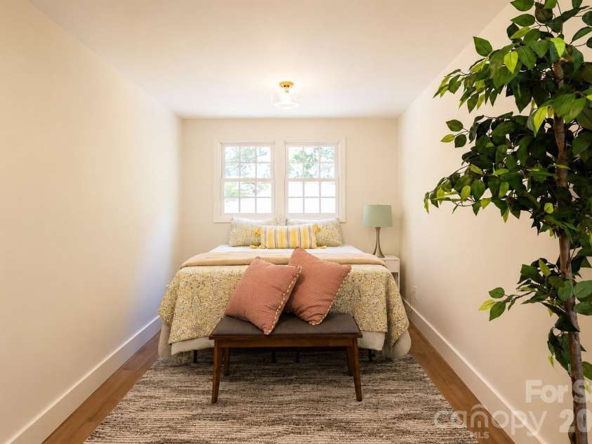 811 Markham Road, Tryon, NC 28782.  MLS# CAR4411148, YatesRealty ID 41694. 