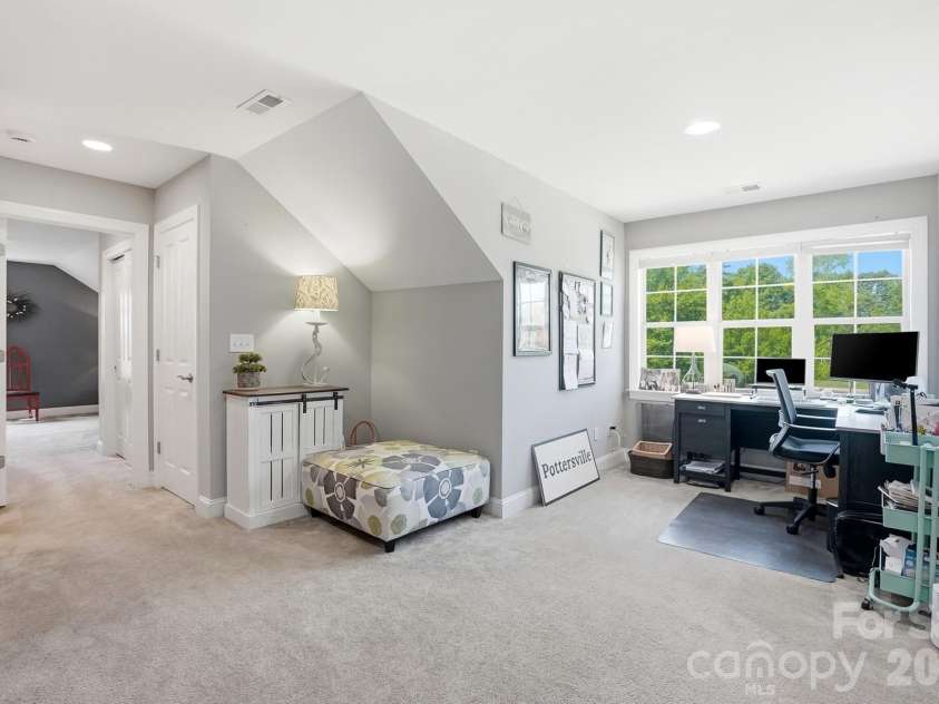 1100 Avalon Place, Matthews, NC 28104.  MLS# CAR4411415, YatesRealty ID 41696. 