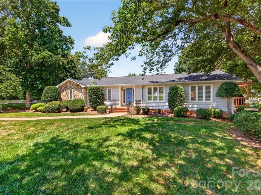 118 Teakwood Lane, Mooresville, NC 28117.  MLS# CAR4411407, YatesRealty ID 41697. 
