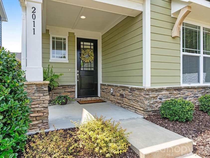 2011 Claybrook Lane, Denver, NC 28037.  MLS# CAR4410531, YatesRealty ID 41699. 