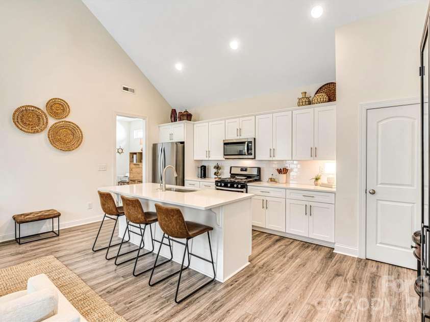 2011 Claybrook Lane, Denver, NC 28037.  MLS# CAR4410531, YatesRealty ID 41699. 