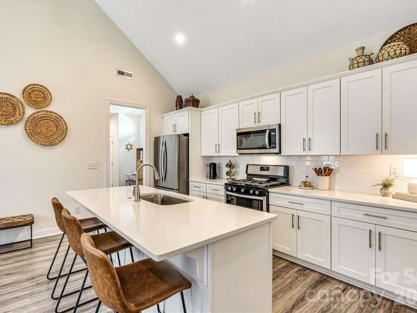 2011 Claybrook Lane, Denver, NC 28037.  MLS# CAR4410531, YatesRealty ID 41699. 