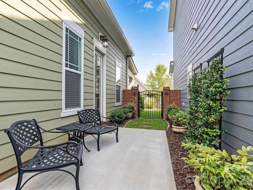 2011 Claybrook Lane, Denver, NC 28037.  MLS# CAR4410531, YatesRealty ID 41699. 