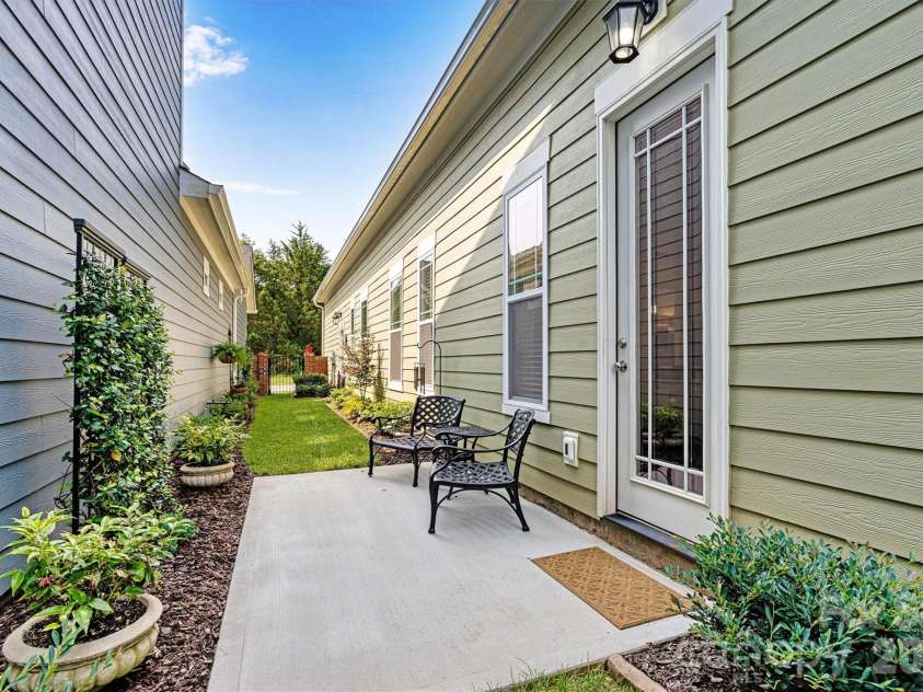 2011 Claybrook Lane, Denver, NC 28037.  MLS# CAR4410531, YatesRealty ID 41699. Private courtyard