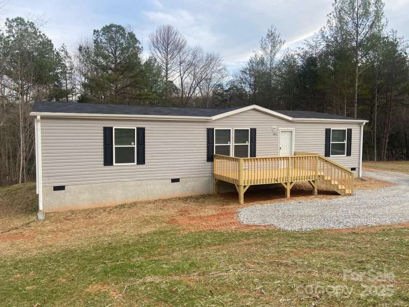 1052 Benfield Woods, Morganton, NC 28655.  MLS# CAR4325596, YatesRealty ID 4170. 