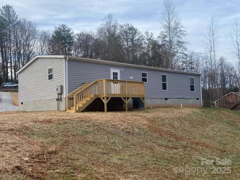 1052 Benfield Woods, Morganton, NC 28655.  MLS# CAR4325596, YatesRealty ID 4170. 