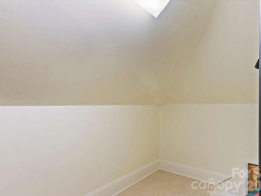 6 Jasmine Lane, Brevard, NC 28712.  MLS# CAR4410502, YatesRealty ID 41700. 