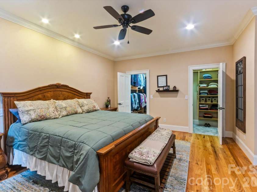 6 Jasmine Lane, Brevard, NC 28712.  MLS# CAR4410502, YatesRealty ID 41700. Spacious Primary Suite
