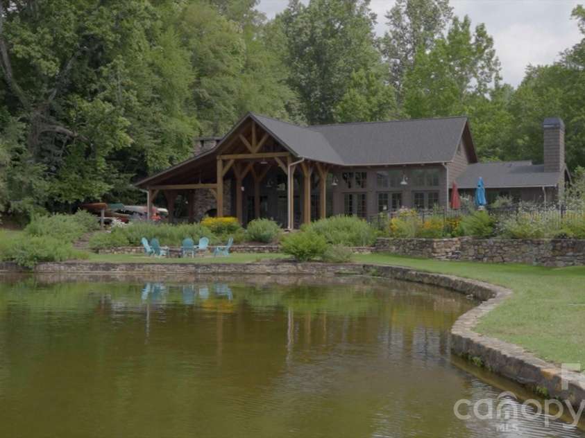 6 Jasmine Lane, Brevard, NC 28712.  MLS# CAR4410502, YatesRealty ID 41700. Straus Lake House
