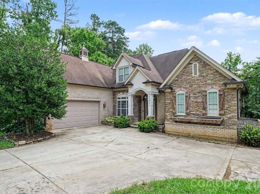 13631 William Stowe Drive, Charlotte, NC 28262.  MLS# CAR4411890, YatesRealty ID 41701. 