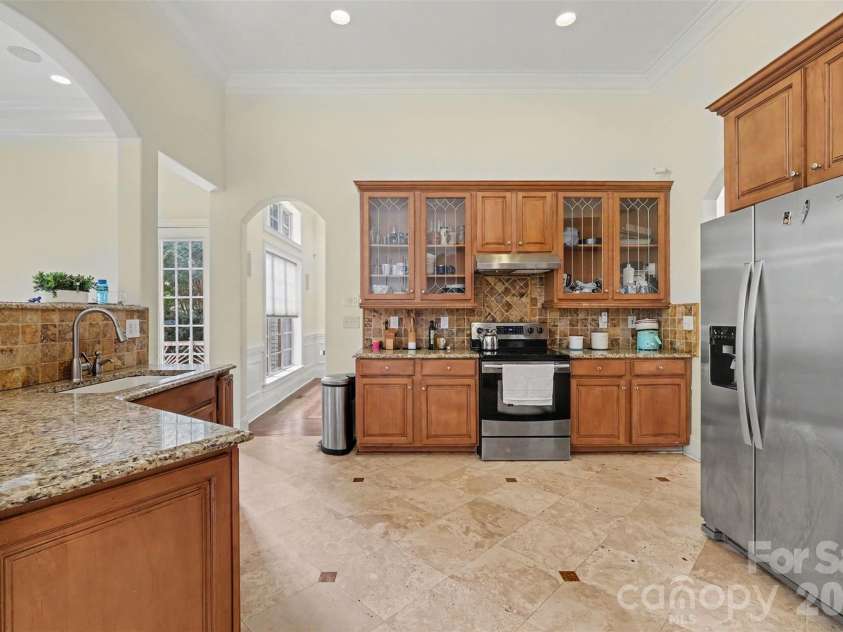 13631 William Stowe Drive, Charlotte, NC 28262.  MLS# CAR4411890, YatesRealty ID 41701. Kitchen
