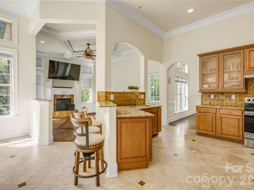 13631 William Stowe Drive, Charlotte, NC 28262.  MLS# CAR4411890, YatesRealty ID 41701. Kitchen Bar