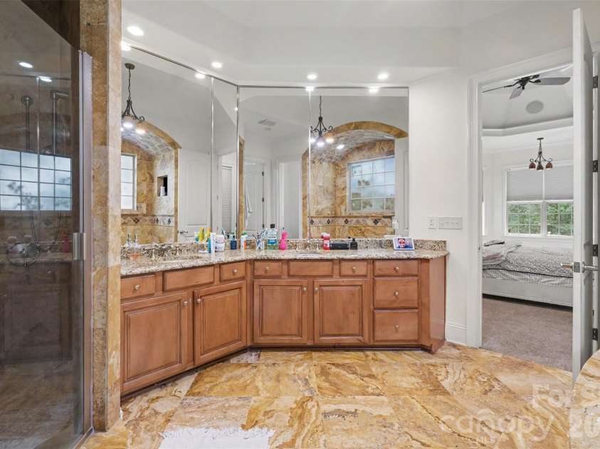 13631 William Stowe Drive, Charlotte, NC 28262.  MLS# CAR4411890, YatesRealty ID 41701. Main Kitchen