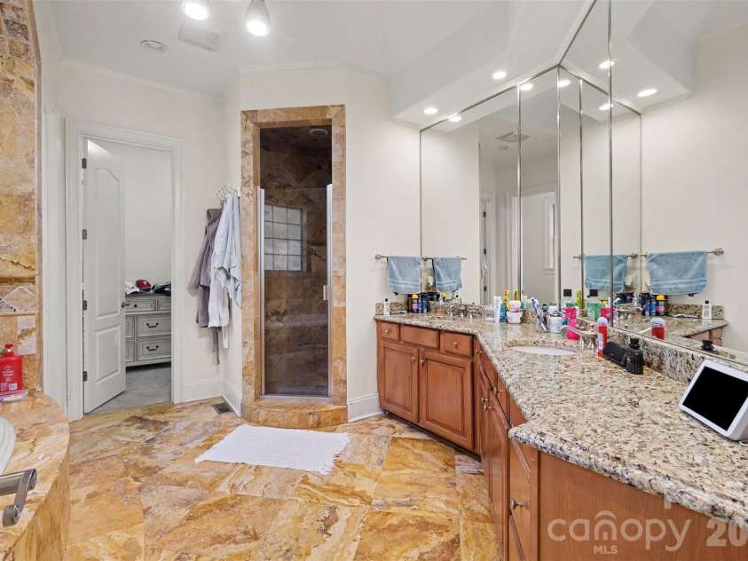 13631 William Stowe Drive, Charlotte, NC 28262.  MLS# CAR4411890, YatesRealty ID 41701. Master Bathroom