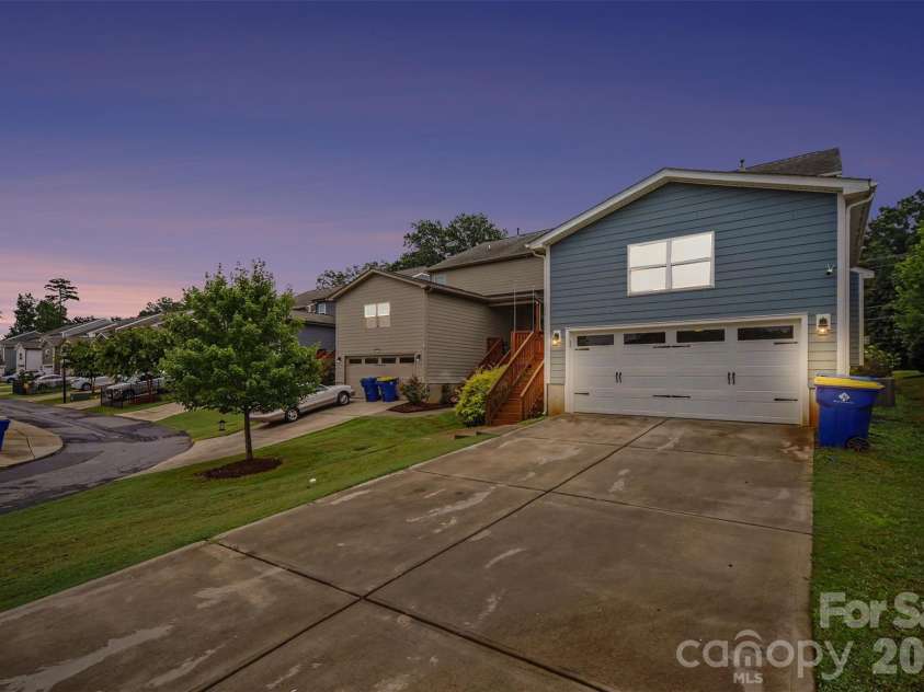 113 Stowe Road, Belmont, NC 28012.  MLS# CAR4410700, YatesRealty ID 41702. 