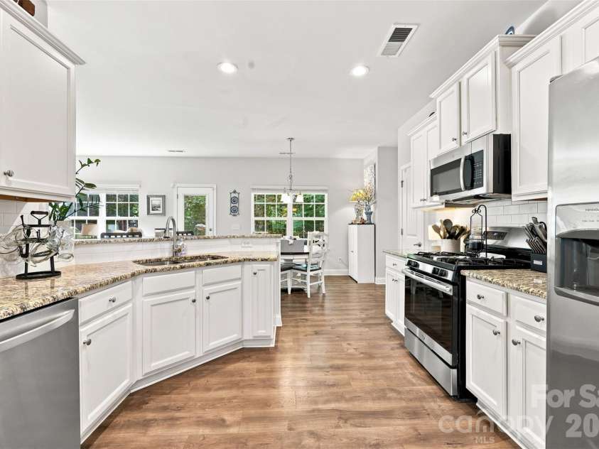 189 Hunters Hill Drive, Statesville, NC 28677.  MLS# CAR4409800, YatesRealty ID 41703. 