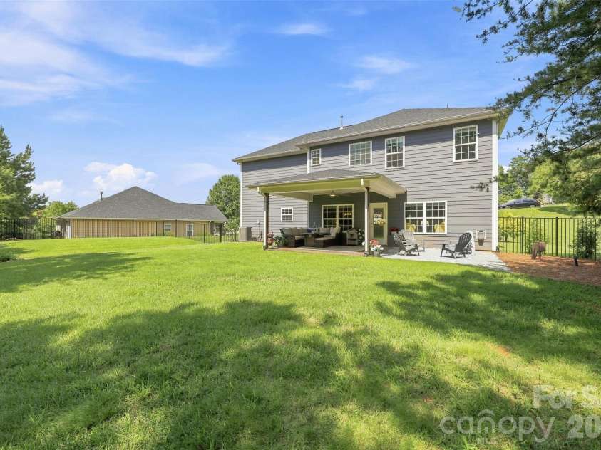 189 Hunters Hill Drive, Statesville, NC 28677.  MLS# CAR4409800, YatesRealty ID 41703. 