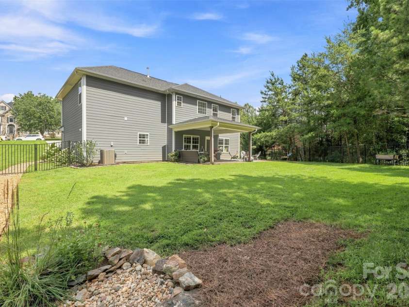 189 Hunters Hill Drive, Statesville, NC 28677.  MLS# CAR4409800, YatesRealty ID 41703. 