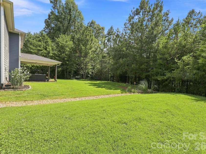 189 Hunters Hill Drive, Statesville, NC 28677.  MLS# CAR4409800, YatesRealty ID 41703. 