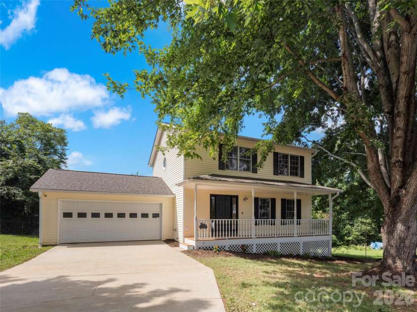 17 Mill Stone Drive, Asheville, NC 28803.  MLS# CAR4411060, YatesRealty ID 41704. 