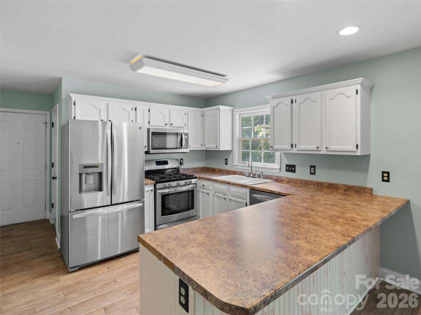 17 Mill Stone Drive, Asheville, NC 28803.  MLS# CAR4411060, YatesRealty ID 41704. 