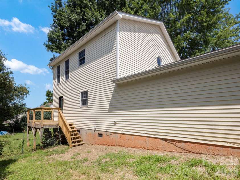 17 Mill Stone Drive, Asheville, NC 28803.  MLS# CAR4411060, YatesRealty ID 41704. 
