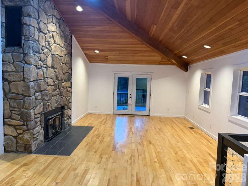 102 FALLS Street, Morganton, NC 28655.  MLS# CAR4410971, YatesRealty ID 41705. 