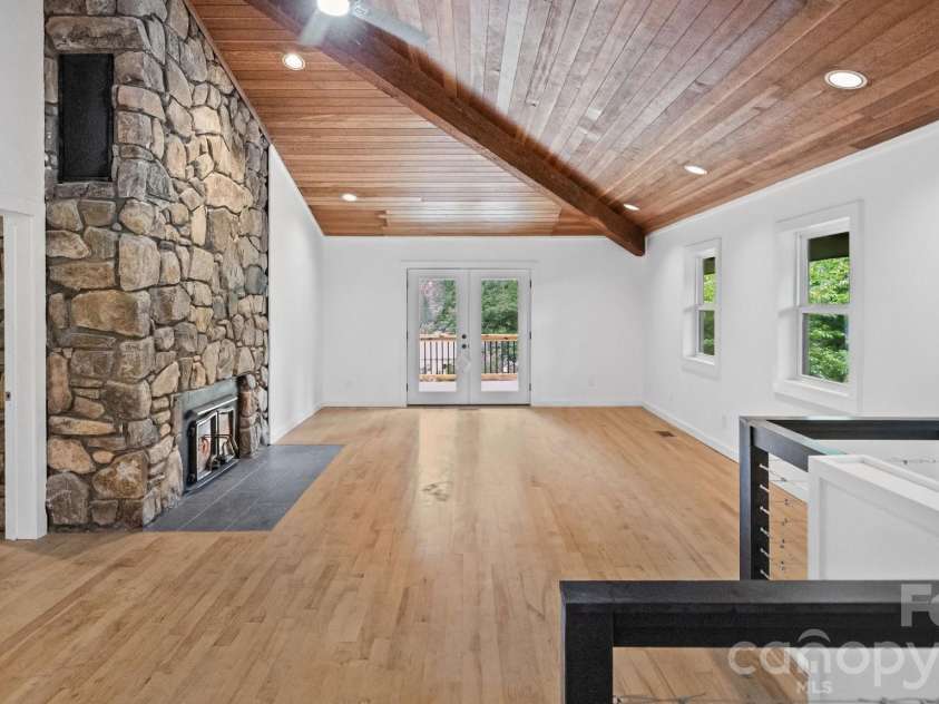 102 FALLS Street, Morganton, NC 28655.  MLS# CAR4410971, YatesRealty ID 41705. 
