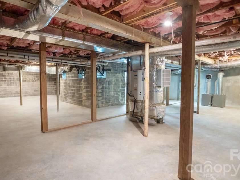102 FALLS Street, Morganton, NC 28655.  MLS# CAR4410971, YatesRealty ID 41705. 