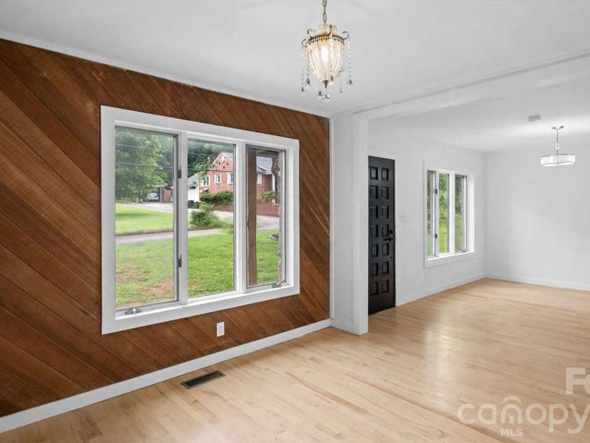 102 FALLS Street, Morganton, NC 28655.  MLS# CAR4410971, YatesRealty ID 41705. 