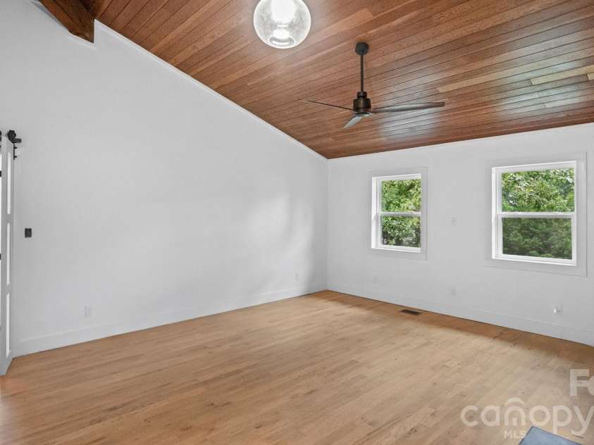 102 FALLS Street, Morganton, NC 28655.  MLS# CAR4410971, YatesRealty ID 41705. 