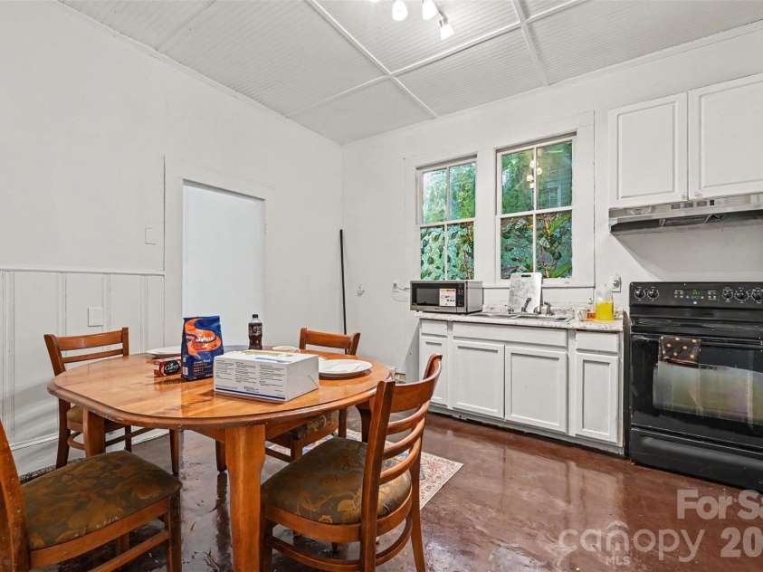 510 Everette Street, Monroe, NC 28112.  MLS# CAR4408870, YatesRealty ID 41706. 