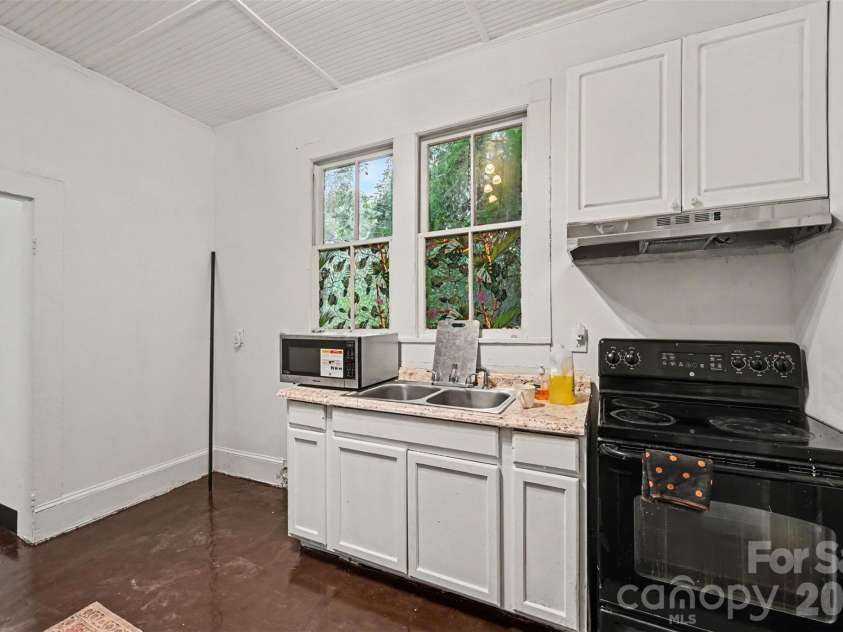 510 Everette Street, Monroe, NC 28112.  MLS# CAR4408870, YatesRealty ID 41706. 