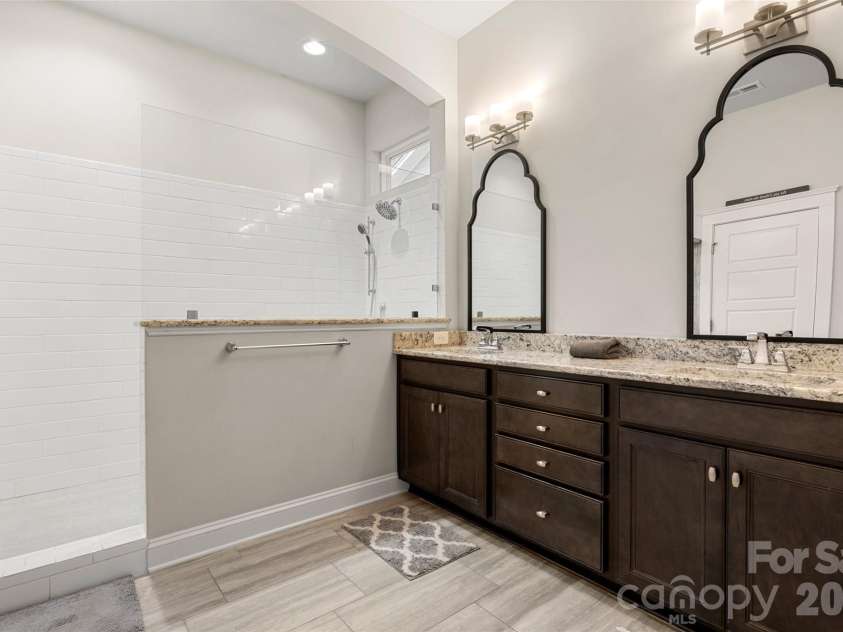 1916 Felts Parkway, Fort Mill, SC 29715.  MLS# CAR4408551, YatesRealty ID 41707. Primary Bath