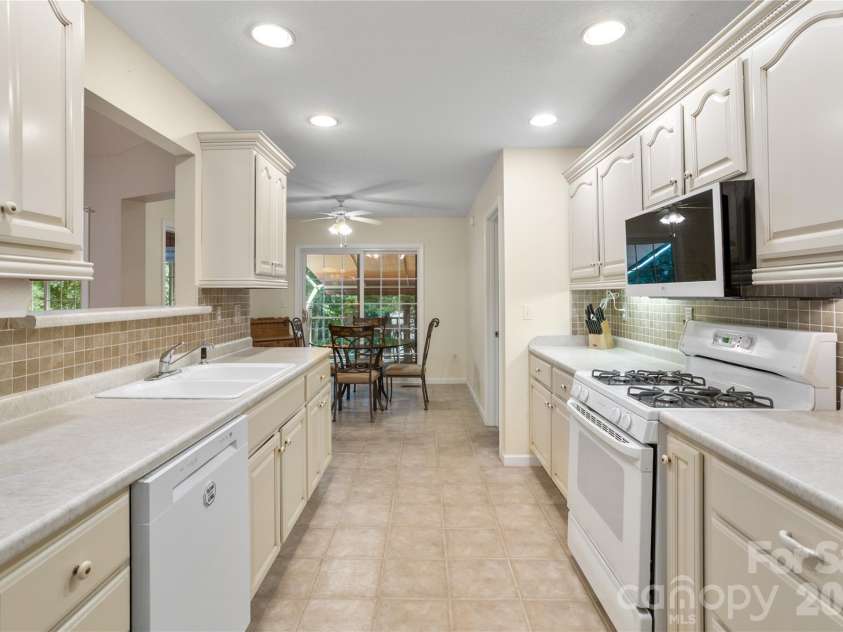 69 Red Cedar Drive, Hendersonville, NC 28792.  MLS# CAR4410260, YatesRealty ID 41708. 