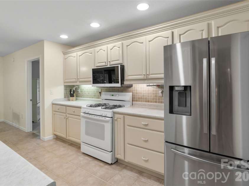 69 Red Cedar Drive, Hendersonville, NC 28792.  MLS# CAR4410260, YatesRealty ID 41708. 