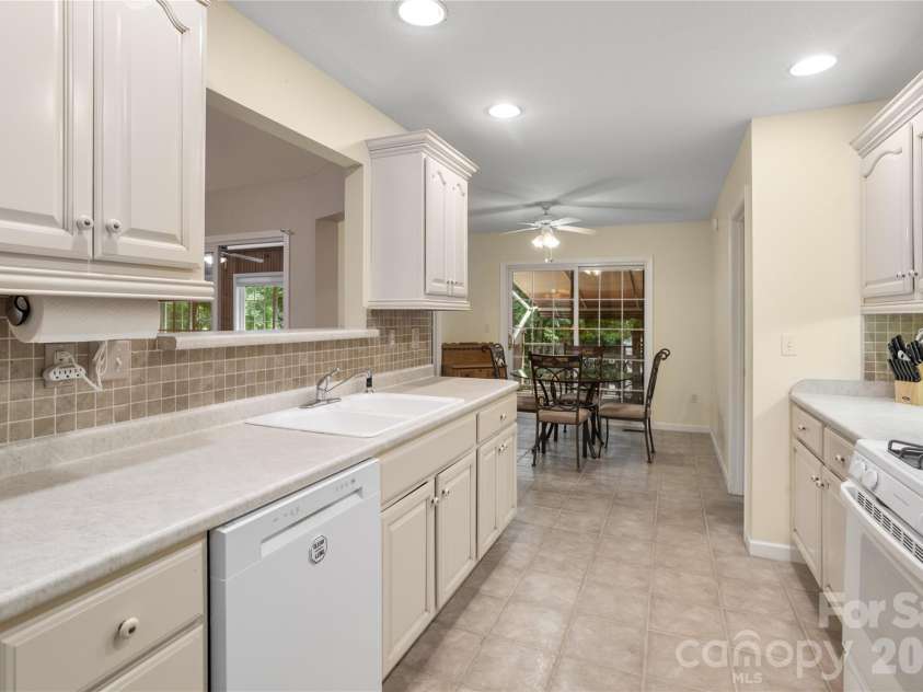 69 Red Cedar Drive, Hendersonville, NC 28792.  MLS# CAR4410260, YatesRealty ID 41708. 