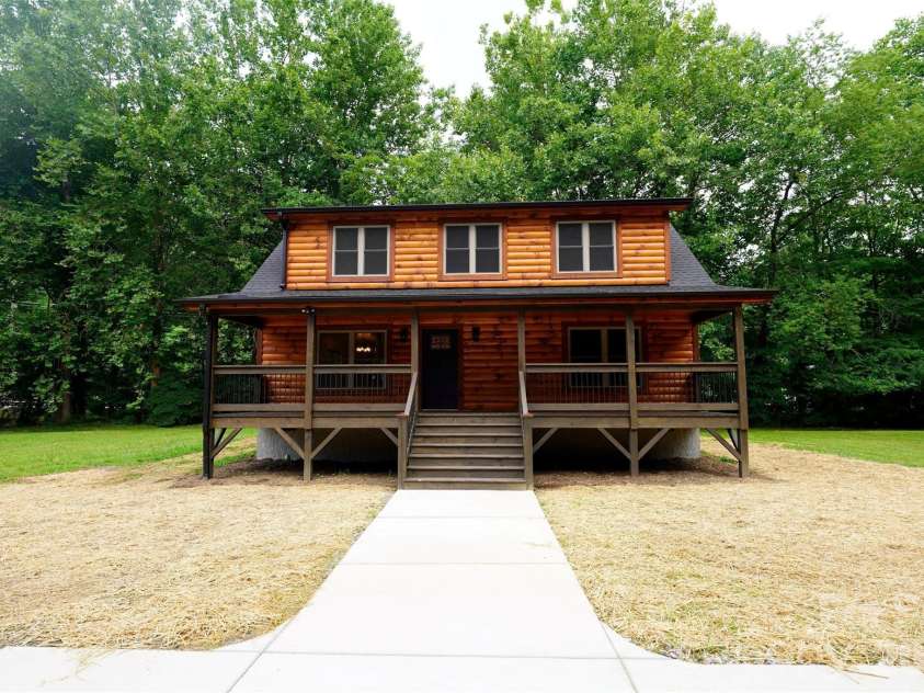 616 Twinbrook Lane, Maggie Valley, NC 28751.  MLS# CAR4410327, YatesRealty ID 41709. 