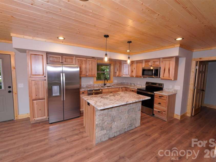 616 Twinbrook Lane, Maggie Valley, NC 28751.  MLS# CAR4410327, YatesRealty ID 41709. 