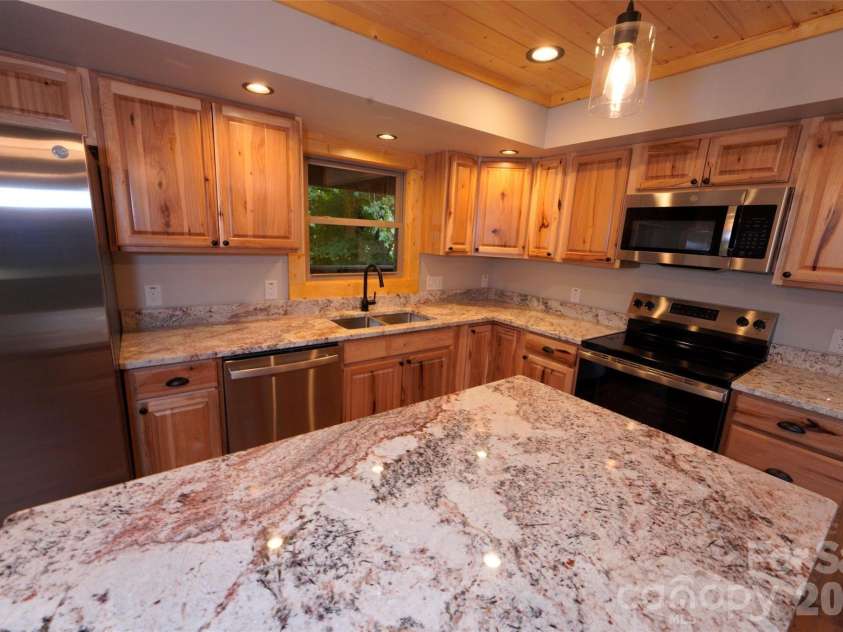 616 Twinbrook Lane, Maggie Valley, NC 28751.  MLS# CAR4410327, YatesRealty ID 41709. 