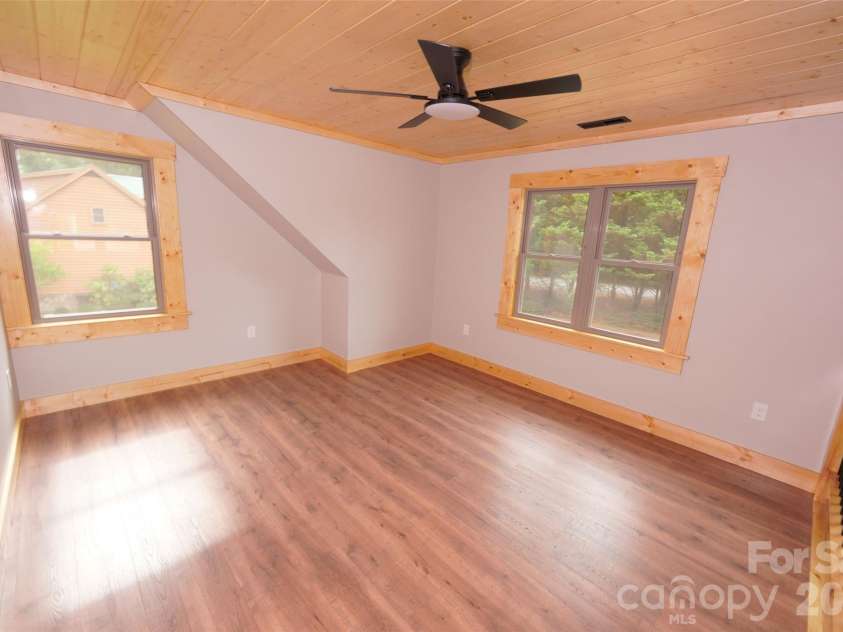 616 Twinbrook Lane, Maggie Valley, NC 28751.  MLS# CAR4410327, YatesRealty ID 41709. 