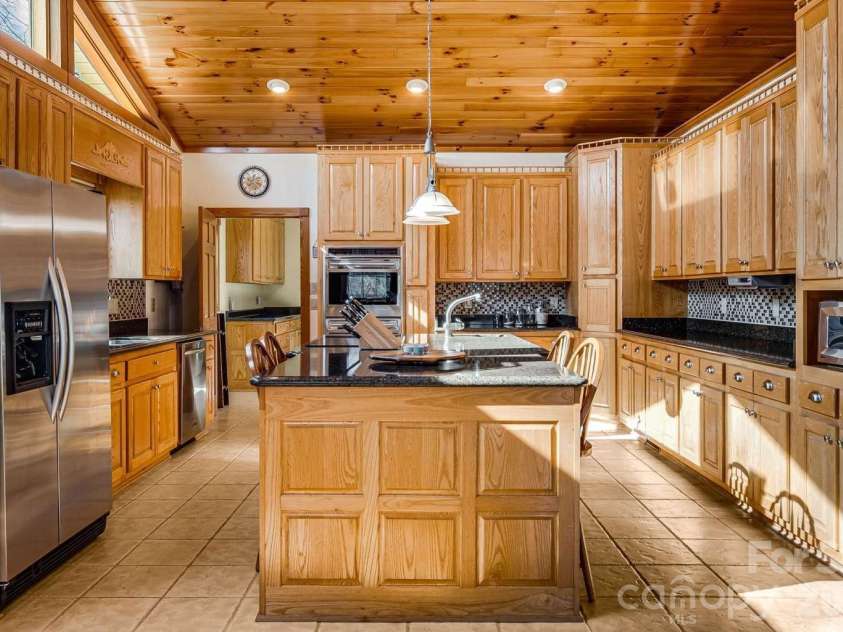 20 Stony Crest Drive, Spruce Pine, NC 28777.  MLS# CAR4352287, YatesRealty ID 4171. 